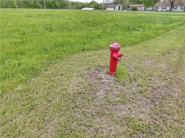 S 8th St, Deepwater, MO 64740