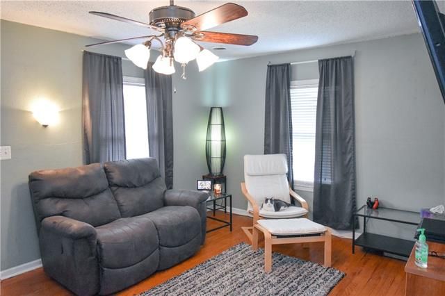 4424 N Jackson Ave, Kansas City, MO 64117