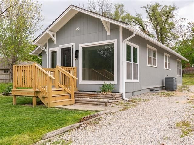 1511 S Scott Ave, Independence, MO 64052