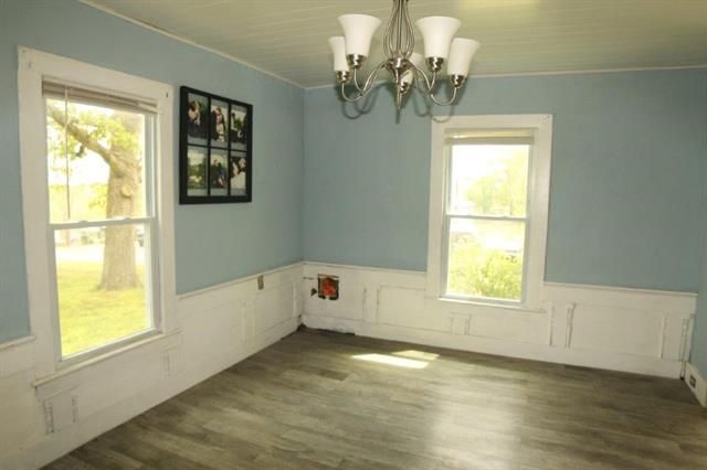 300 W 4th St, Freeman, MO 64746