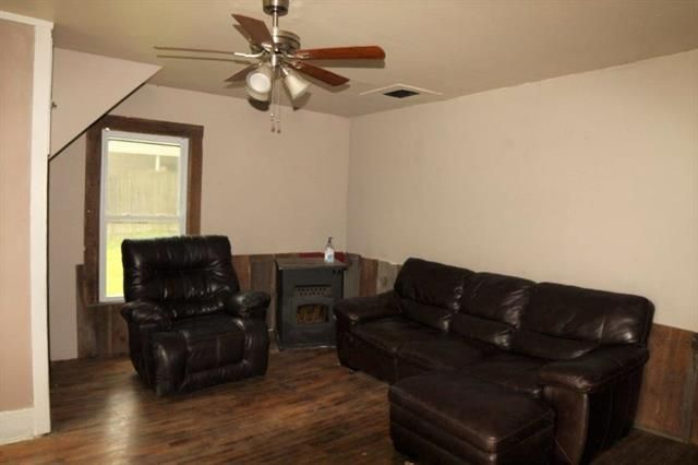 300 W 4th St, Freeman, MO 64746