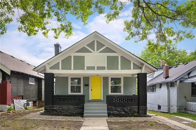 4137 Agnes Ave, Kansas City, MO 64130