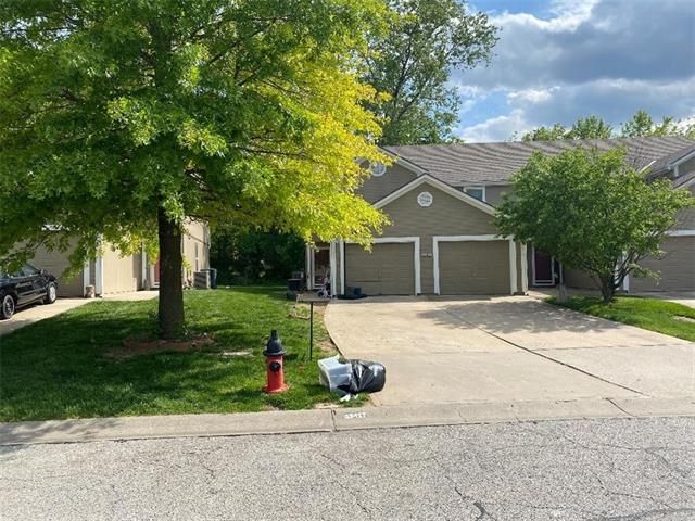 15417 E 48th St, Kansas City, MO 64136