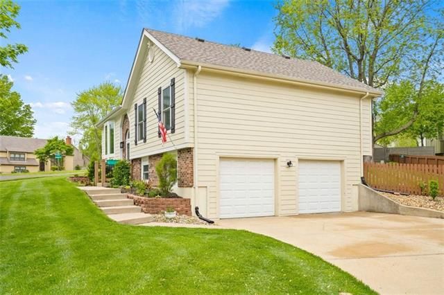 11588 Caenen St, Overland Park, KS 66210