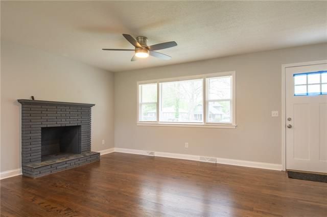 1827 E 75th Ter, Kansas City, MO 64132
