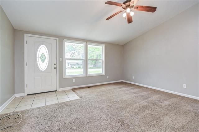 5606 Highland Ave, Gladstone, MO 64118