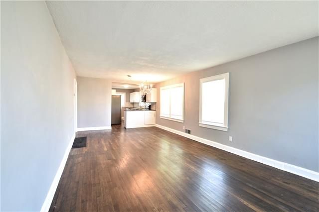 2209 E 67th St, Kansas City, MO 64132