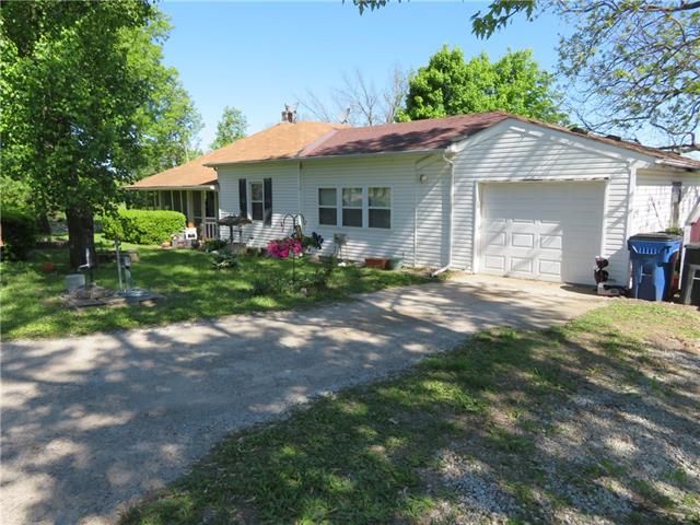 404 N Union St, Mclouth, KS 66054
