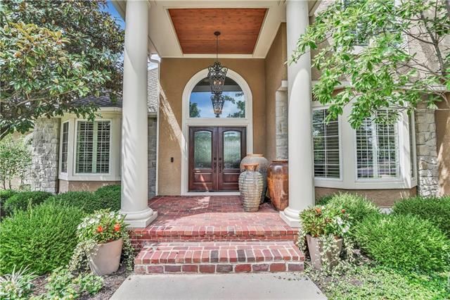 5700 Golden Bear Dr, Overland Park, KS 66223