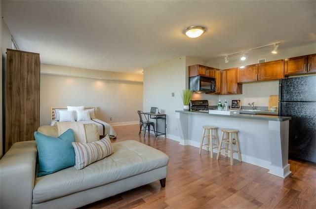 600 E 8th St #10E, Kansas City, MO 64106