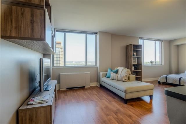 600 E 8th St #10E, Kansas City, MO 64106