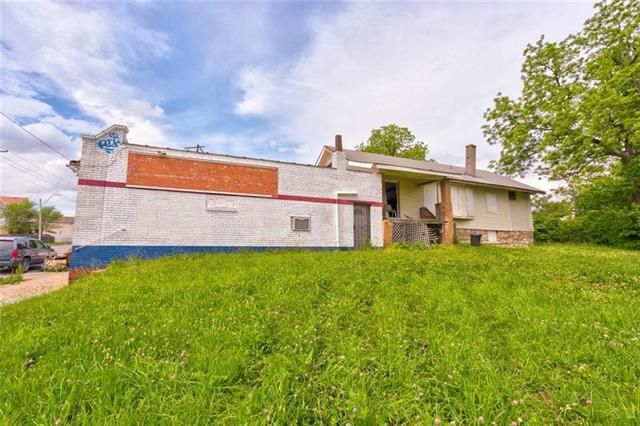 3835 Prospect Ave, Kansas City, MO 64128