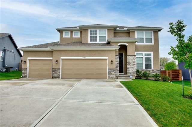 9503 N Lenox Pl, Kansas City, MO 64154
