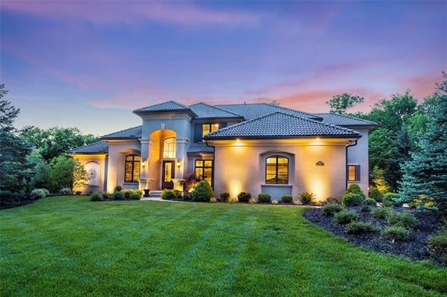 16824 Highland Ridge Dr, Loch Lloyd, MO 64012
