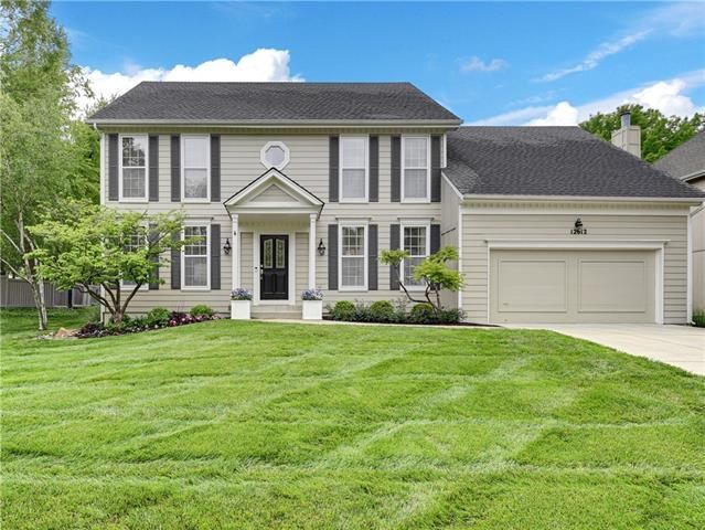 12612 Walmer St, Overland Park, KS 66209