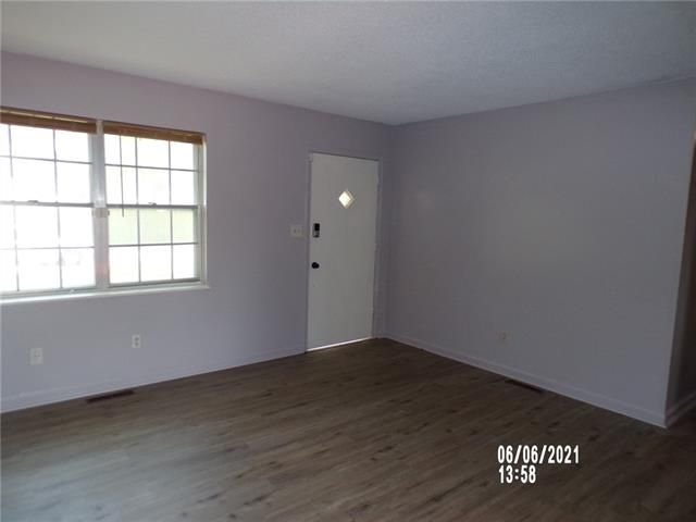7726 E 103rd Ter, Kansas City, MO 64134