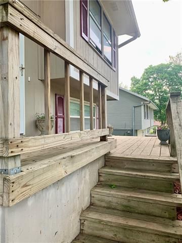 806 S 40th St, St Joseph, MO 64507