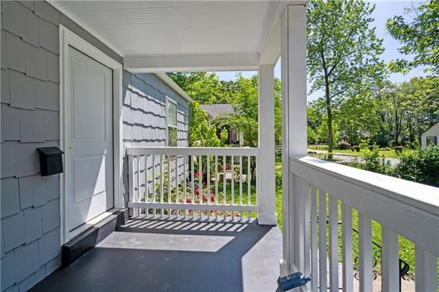 1326 E 79th St, Kansas City, MO 64131