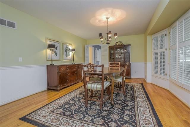 15 E 108th Ter, Kansas City, MO 64114