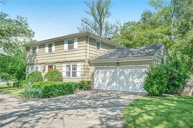 9710 Nall Ave, Overland Park, KS 66207