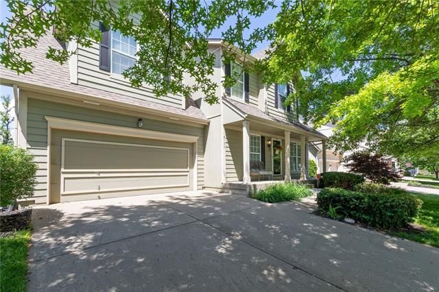 18130 W 159th Ter, Olathe, KS 66062