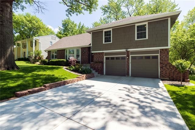 9549 Horton St, Overland Park, KS 66207