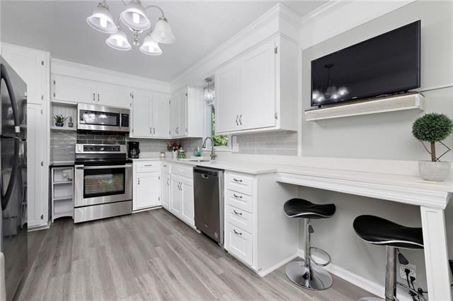 10009 State Line Rd, Kansas City, MO 64114