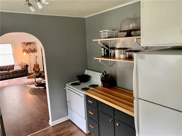 5316 Outlook St, Mission, KS 66202