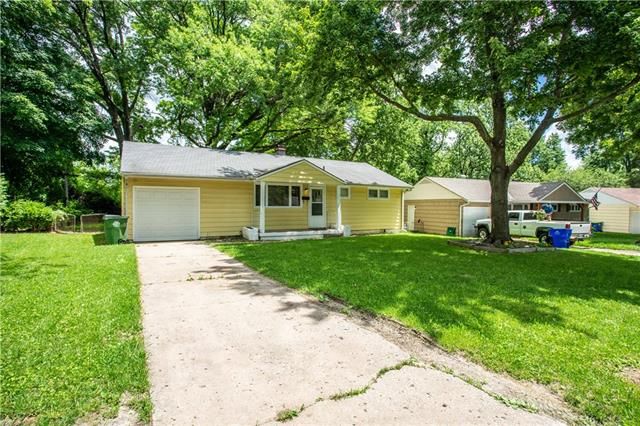 7307 Elm St, Raytown, MO 64133