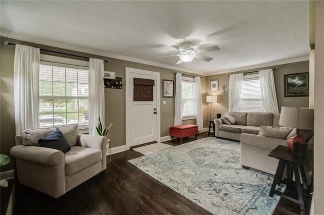 633 E 61st St, Kansas City, MO 64110