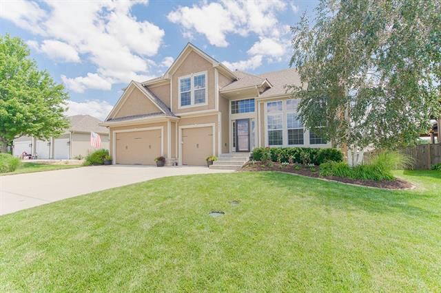 14217 Amanda Ln, Basehor, KS 66007