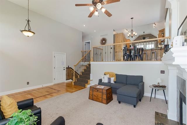 14217 Amanda Ln, Basehor, KS 66007