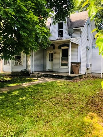 1011 S 4th St, Atchison, KS 66002