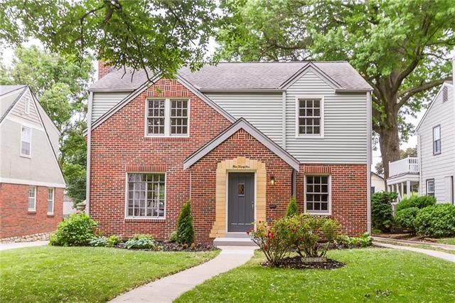 421 E 66th St, Kansas City, MO 64131