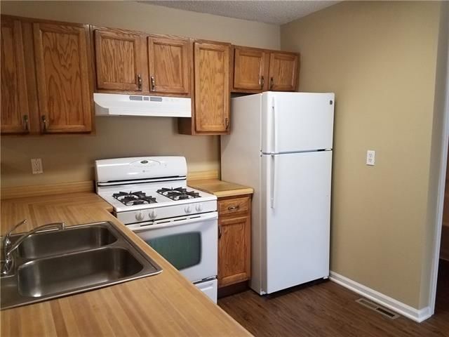 4200 Flora Ave, Kansas City, MO 64110