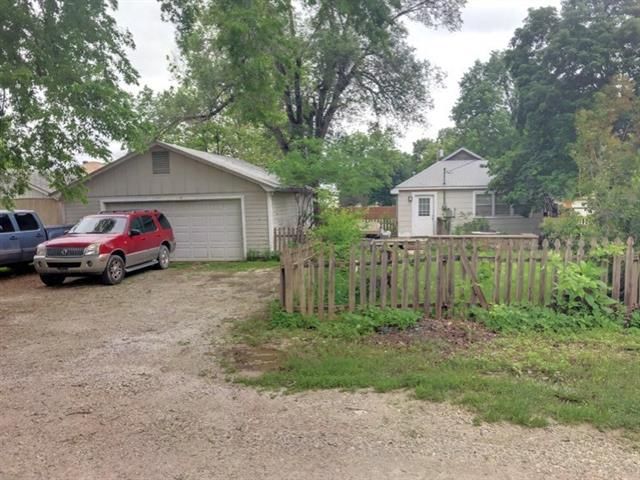 316 W 1st Ave, Garnett, KS 66032