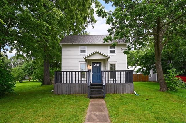 307 3rd St, Belton, MO 64012