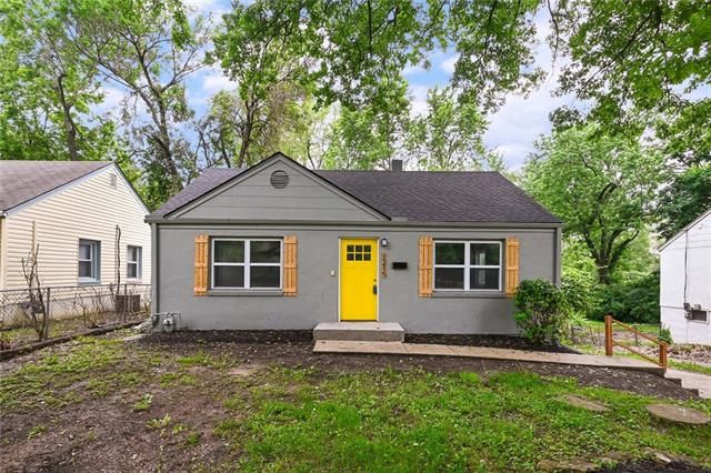 1215 E 79th St, Kansas City, MO 64131