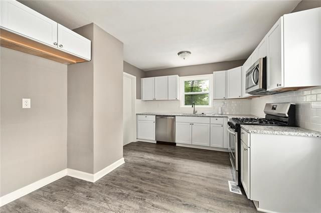 1215 E 79th St, Kansas City, MO 64131
