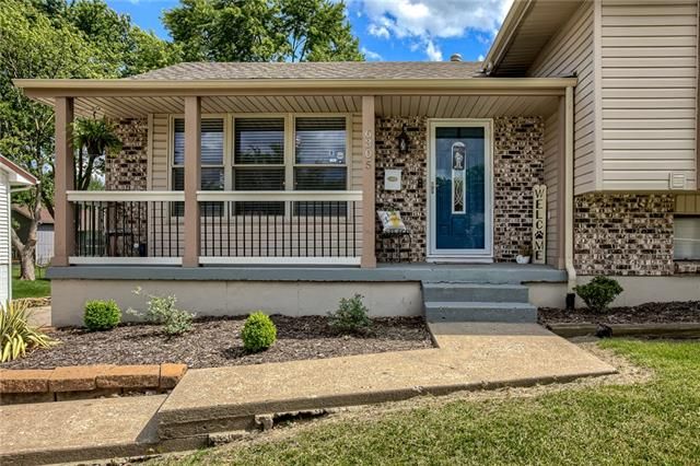 6305 E 140th Ter, Grandview, MO 64030