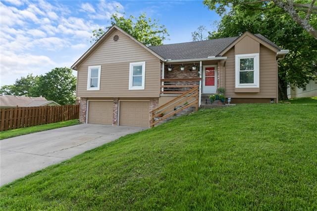7116 Marsh St, Kansas City, MO 64133