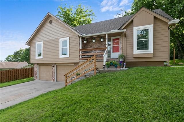 7116 Marsh St, Kansas City, MO 64133