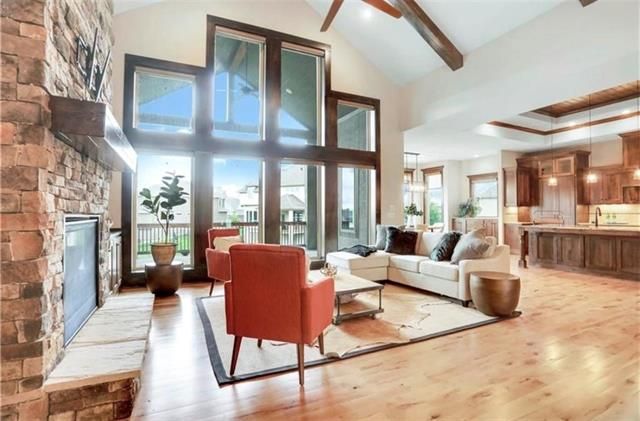 16800 Stearns St, Overland Park, KS 66221