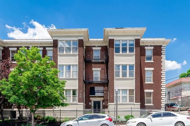 200 E 43rd St #104, Kansas City, MO 64111