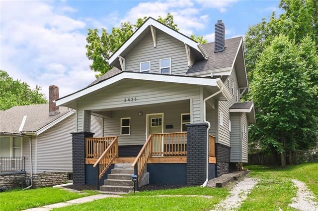 2423 68th St, Kansas City, MO 64132