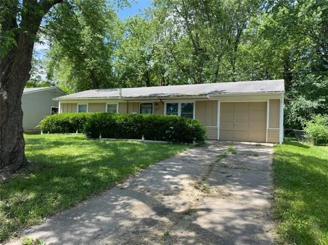 13714 11th St, Grandview, MO 64030