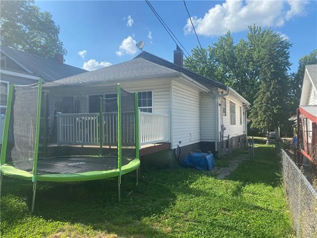 2612 Duncan St, St Joseph, MO 64507