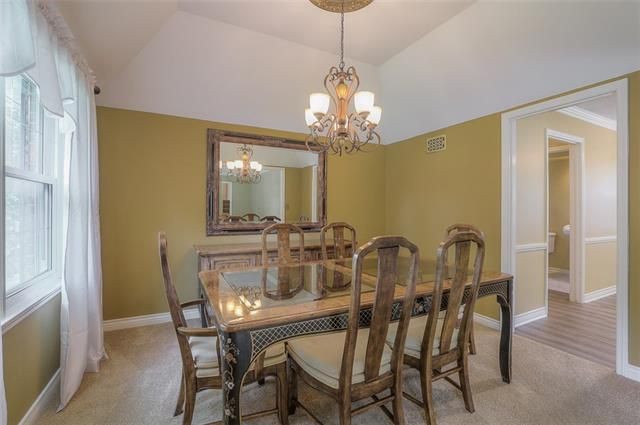 9601 Carter Dr, Overland Park, KS 66212