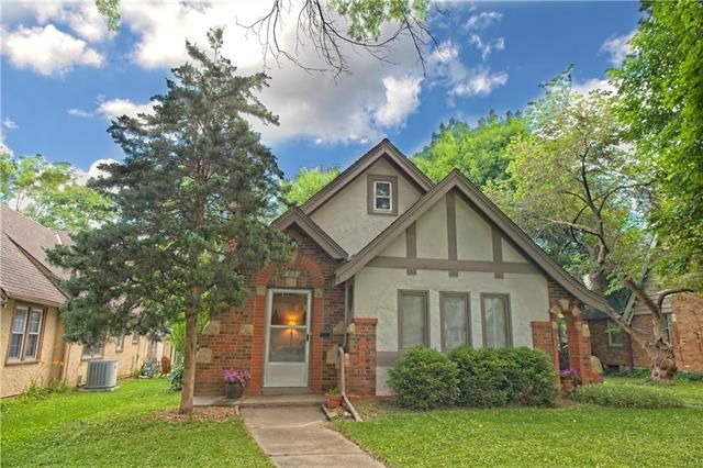 222 E 72nd Ter, Kansas City, MO 64114