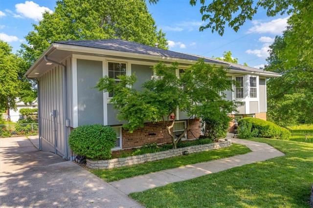 7101 N Shannon Ave, Kansas City, MO 64152